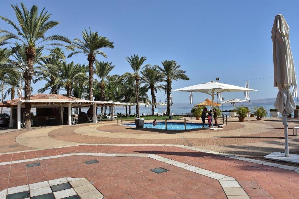 Roses By Lake Kinneret Tiberíades Exterior foto